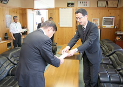 地元市町村等を通じて届けられた義援金 地元市町村等を通じて届けられた義援金